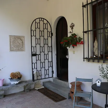 Albertina Bed & Breakfast 4*